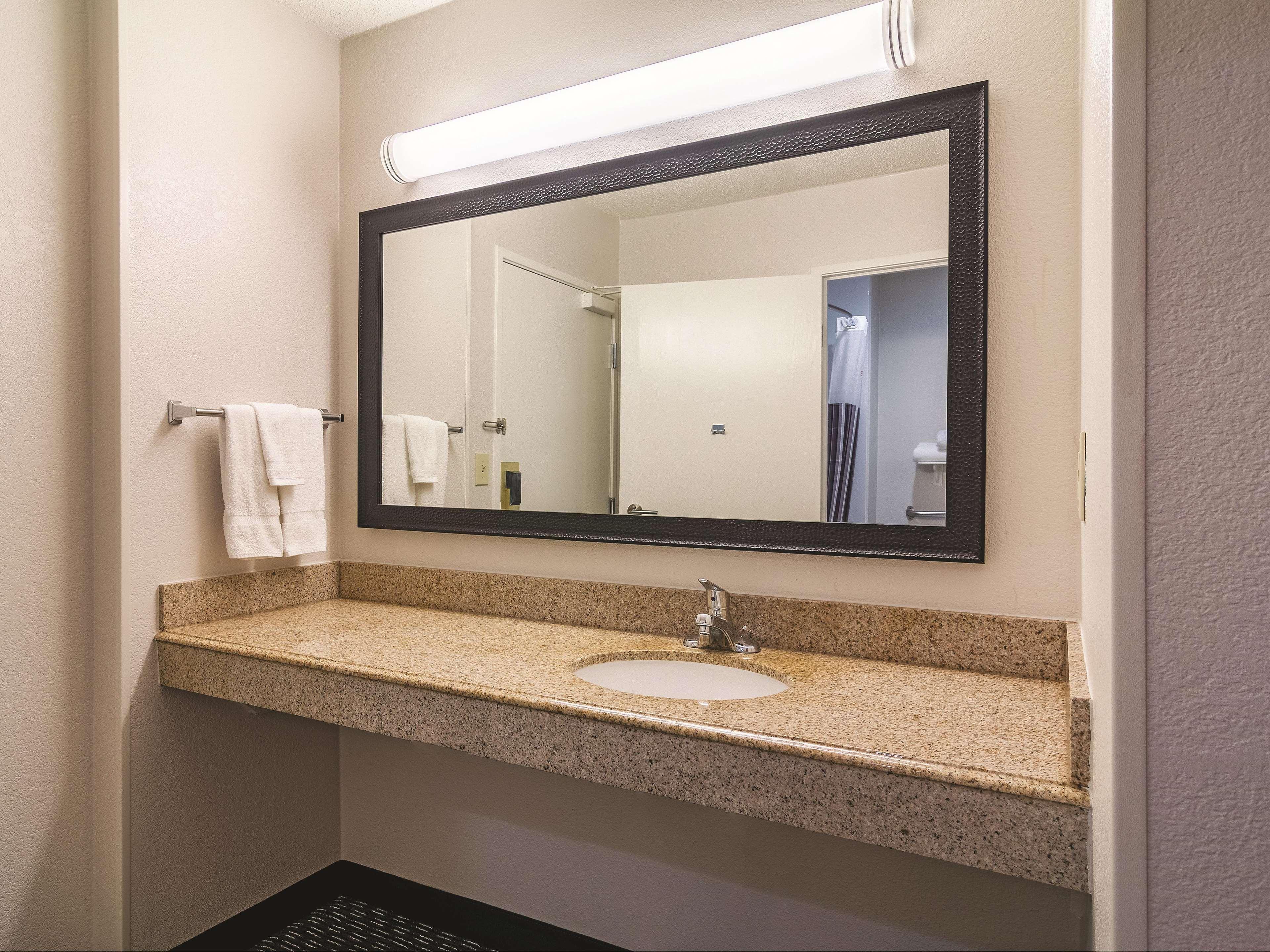 Wingate By Wyndham Brunswick Ga I-95 Hotel Eksteriør billede